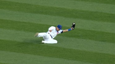 Seiya Suzuki's sliding catch