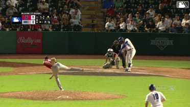 動画を再生
