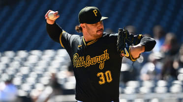 Paul Skenes poncha ocho y llega a los 200 ponches