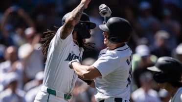 Mariners score five runs in the 7th inning