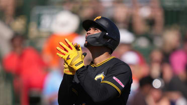 Endy Rodríguez pega jonrón de dos carreras