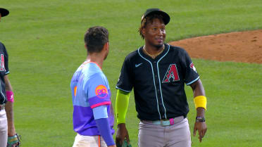 D-backs turn double play following an overturned call