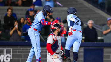 Ernie Clement's first homer of 2026