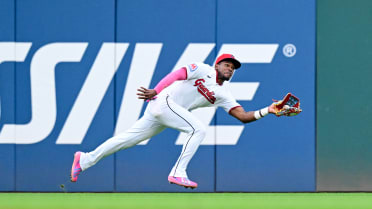 Angel Martínez's sprawling catch