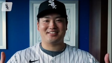 Munetaka Murakami says hello to White Sox fans