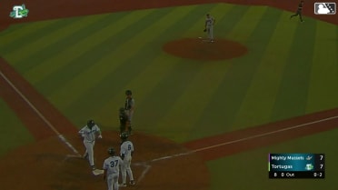 Alfredo Duno's three-run home run