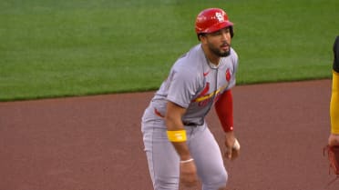 Iván Herrera steals second base