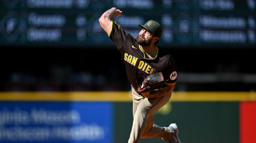 Lucas Gioltio fans three in season debut