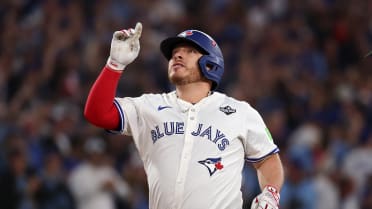 Alejandro Kirk's two-run home run