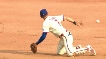 Trea Turner's behind-the-back flip starts double play