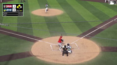 Edward Duran doubles (7) on a line drive to center fielder Korbyn Dickerson. Gable Mitchell scores. Austin Smith scores.