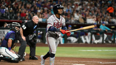 Ozzie Albies' go-ahead home run (2)