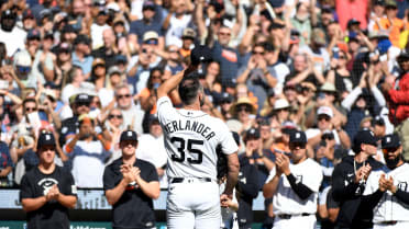 Justin Verlander gets standing ovation exiting field
