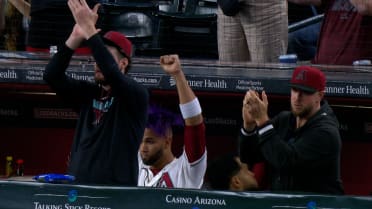 D-backs score five in the 6th 