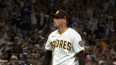 Mason Miller sale de aprieto con ponche 