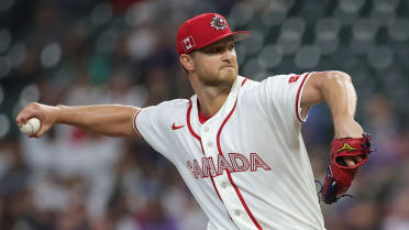 Mike Soroka strikes out Brice Turang looking