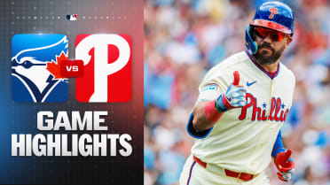 Kyle Schwarber crushes two home runs in walk-off win