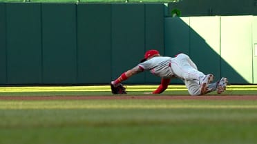 Bryson Stott's nice diving play
