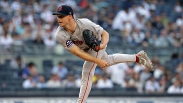 Sonny Gray fans three in win over Yankees