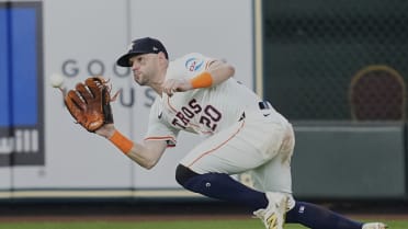 Chas McCormick's nice rolling catch