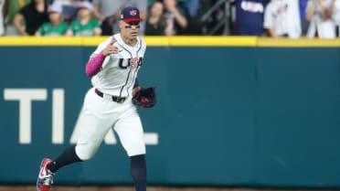 Aaron Judge's great throw nabs runner at third