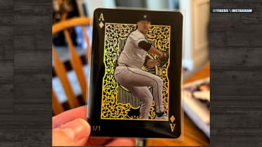 Tarik Skubal receives 1-of-1 baseball card from fan