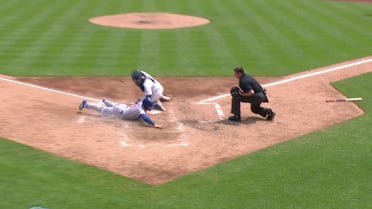 Kerry Carpenter throws out Ian Happ after review