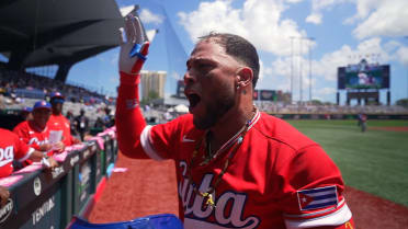 Jonrón de 2 carreras de Yoán Moncada