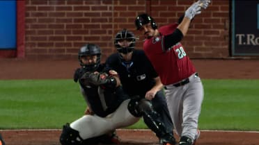 Nolan Arenado pega dos jonrones ante los Orioles