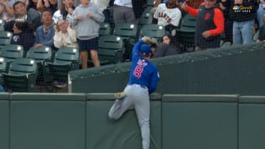 Successful Giants challenge overturns Happ's catch