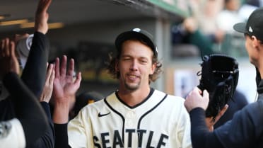 Logan Gilbert fans eight batters across four innings