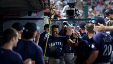 Jorge Polanco's solo homer (16)