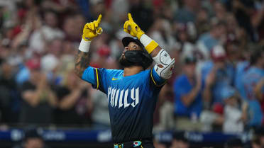 Bryce Harper, Edmundo Sosa make Phillies' Top Plays