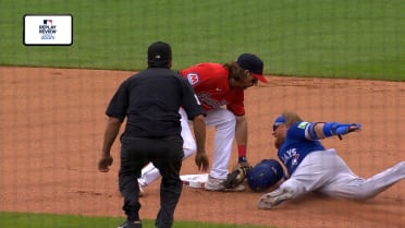 Justin Turner's helmet aids in overturning out call