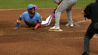 Ronald Acuna Jr. scores on wild pitch