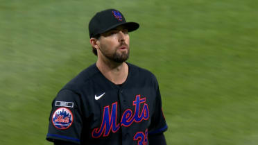 Clay Holmes strikes out Max Muncy