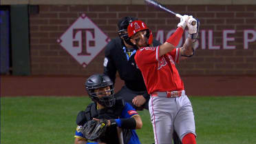 Zach Neto's solo home run (27) 