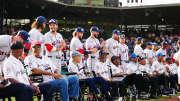 Negro Leagues alumni are honored at Rickwood Field