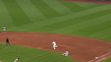 Bonita jugada de espaldas de Matt Olson