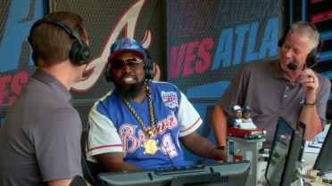 Big Boi joins the Braves' booth in the 3rd