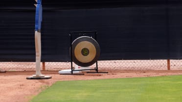 A look at the Padres' pickoff drills
