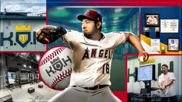 Following Hanamaki Higashi High School Baseball team