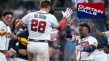 Matt Olson hits a walk-off homer for the Braves