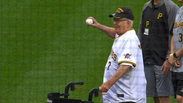 98-year-old veteran throws out first pitch