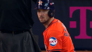 Alex Bregman grounds out in 8th