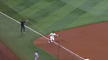 Leo Jiménez's brilliant recovery for the out