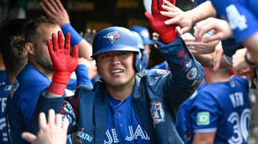 Blue Jays take the lead in the 8th inning