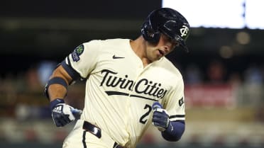 Brooks Lee's second HR of the game (10)