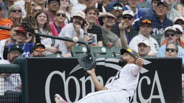 Riley Greene's spectacular sliding catch