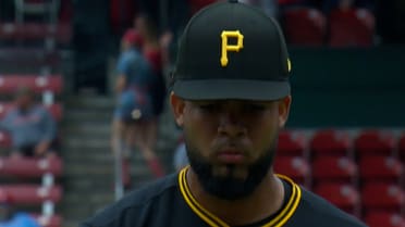 Wilber Dotel escapa de un aprieto